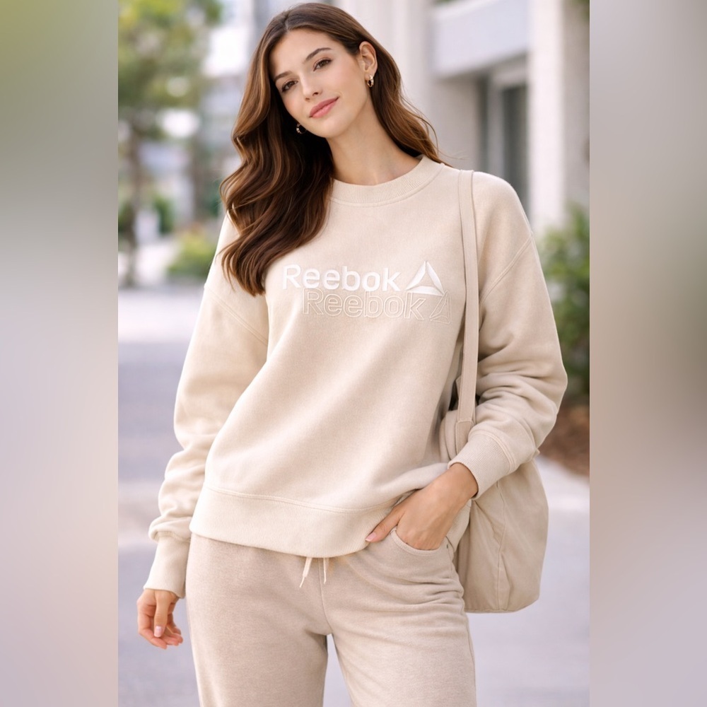 Reebok Relaxed Fit Logo Sweatshirt Pullover Cream Ivory Small NWT